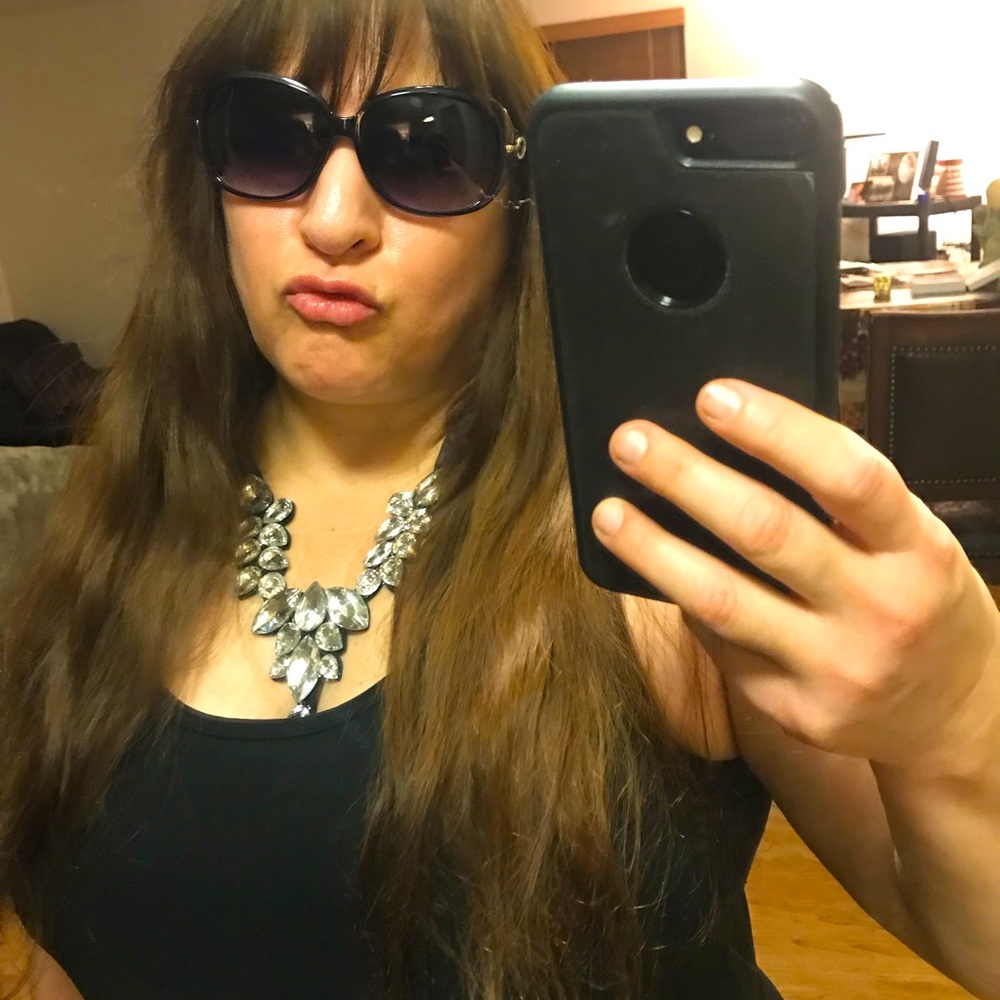 Meet your Posher, Cynthia